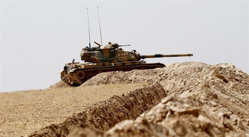 Turecki czołg w drodze do Syrii