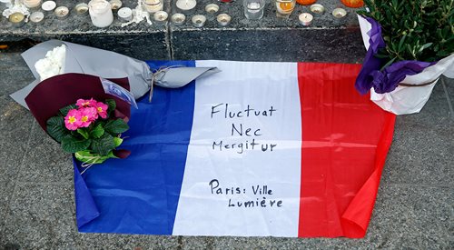 W Paryżu doszło do serii zamachów. Zginęło ponad 120 osób