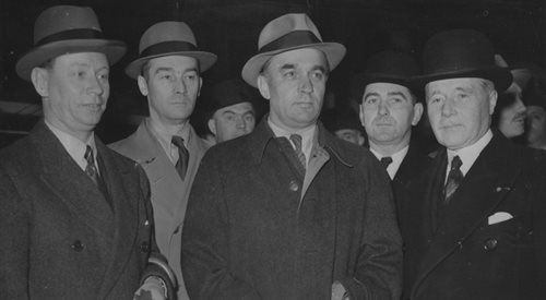 Minister spraw wojskowych gen. Tadeusz Kasprzycki (w środku) w towarzystwie szefa francuskiego sztabu generalnego gen. Mauricea Gamelina (z prawej) i ambasadora Polski we Francji Juliusza Łukasiewicza (pierwszy z lewej). Maj 1939 roku.