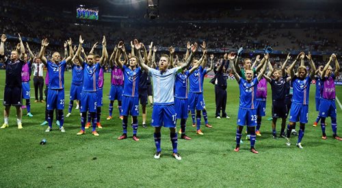Islandczycy po wygraniu z Anglią dziękują kibicom