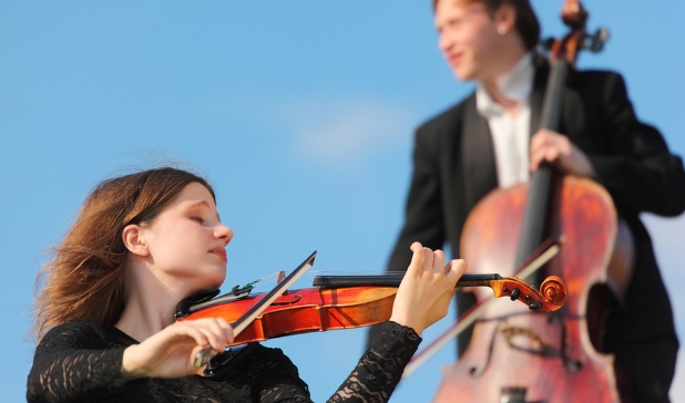 Nauka muzyki niekoniecznie oznaczać można klasyczną edukację. Ale czy muzyki można nauczyć każdego?