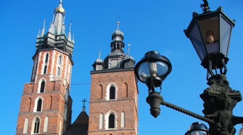 Kościół Mariacki w Krakowie. Z jego wieży co godzinę rozbrzmiewa hejnał