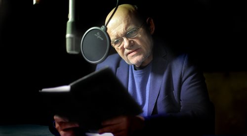 Adam Ferency podczas lektury w Teatrze Polskiego Radia