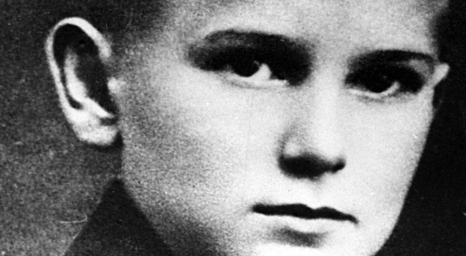 Karol Wojtyła jako 12 letni chłopiec, uczeń siedmioklasowej męskiej Szkoły Powszechnej im. Marcina Wadowity. Wadowice, 1932