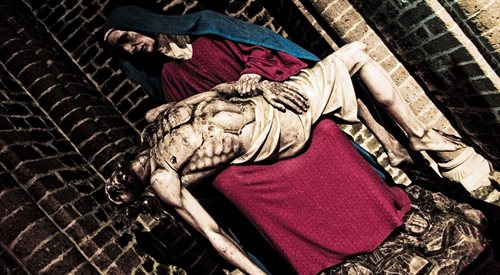 Pieta z Heilig Bloed Basiliek w Brugii. Ofiara Chrystusa nie sposób porównać do żadnej ofiary znanej ze Starego Testamentu lub przekazów innych religii