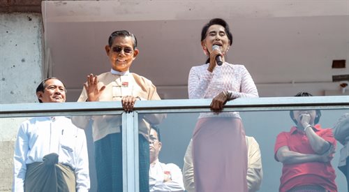 Liderka birmańskiej opozycji Aung San Suu Kyi i jeden z liderów Narodowej Ligi na rzecz Demokrajci Tin Oo