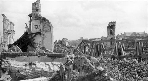 Ruiny Zamku Królewskiego. Warszawa, 1945