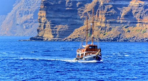 Grecka wyspa Lewika leży w archipelagu Dodekanez. Mieszka na niej tylko jedna rodzina, która prowadzi tawernę dla przypływających żeglarzy
