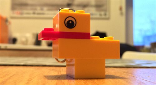 Protoplastą wielorodzajowych klocków LEGO była drewniana kaczuszka. Jej powstanie wiąże się z pewnym dramatycznym epizodem rodziny Ole Christiansena, założyciela duńskiej firmy. Zdj. ilustracyjne