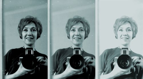 Autoportret w lustrze Grażyny Rutowskiej (1976)