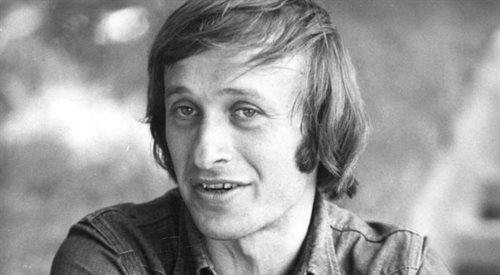 Jonasz Kofta  poeta, dramaturg, satyryk i piosenkarz  w 1979 roku