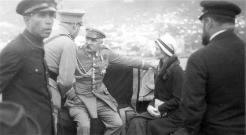 Józef Piłsudski w towarzystwie Eugenii Lewickiej podczas rejsu brzegiem Madery.