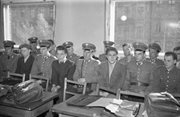 Na zdjęciu ława oskarżonych w tzw. procesie dziewięciu. Akt oskarżenia zarzucał udział w demonstracji, a następnie w walkach zbrojnych. Poznań, 27.09.1956