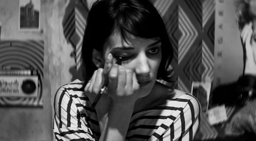 Najnowszy film Any Lily Amirpour O dziewczynie, która wraca nocą sama do domu ma znak jakości Czwórki
