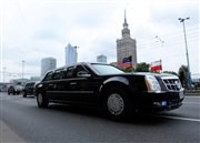 Kolumna samochodów z prezydentem Stanów Zjednoczonych Barackiem Obamą udaje się na uroczystości na Plac Zamkowy