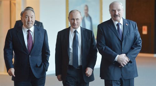 Nursułtan Nazarbajew, Władimir Putin i Aleksander Łukaszenka