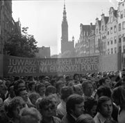 Wiec potępiający tzw. warchołów z Radomia i Ursusa. Gdańsk, 28 czerwca 1976    
