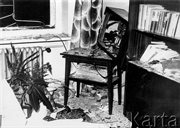 Wnętrza budynku Komitetu Wojewódzkiego PZPR - jeden ze zdemolowanych pokoi na piętrze. Radom, 25 czerwca 1976 