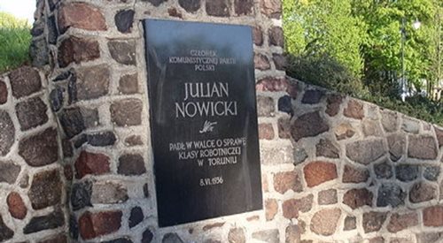 Pomnik Juliana Nowickiego w Toruniu.