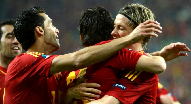 Hiszpanie cieszą się z drugiej z czterech bramek