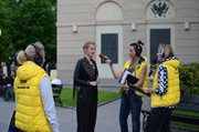 Karina Terzoni i Kasia Dydo rozmawiają z MissSpark. Czwórka na kampusie UW podczas Nocy Muzeów 2015