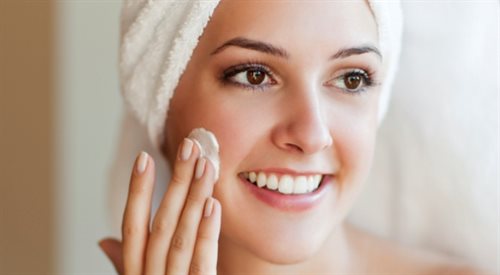 Naturalne kosmetyki mają zbawienny wpływ na naszą skórę i włosy