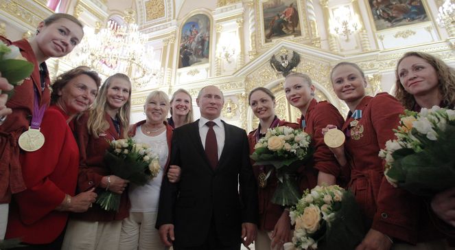 Władimir Putin (po środku)