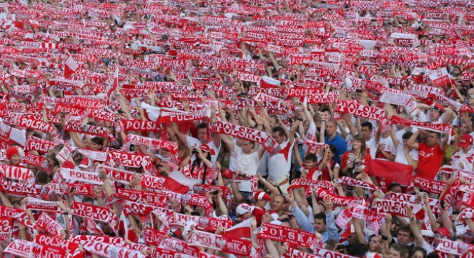 UEFA zgodziła się na wywieszenie wielkiej flagi biało-czerwonej