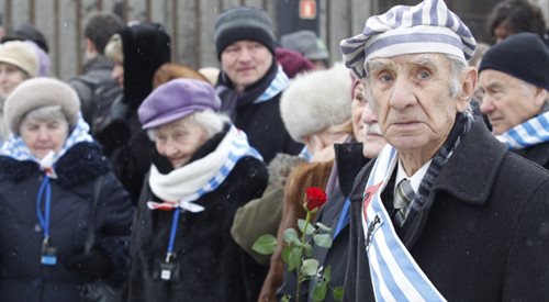 Byli więźniowie niemieckich obozów podczas uroczystości 70. rocznicy wyzwolenia KL Auschwitz