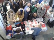 Tłumy ludzi przyszły na zorganizowany w Mińsku Dzień Białoruskiej Wyszywanki