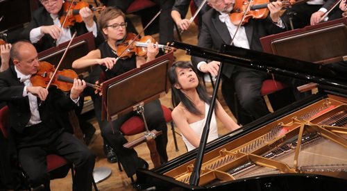 Kate Liu jest laureatką XVII Międzynarodowego Konkursu Pianistycznego im. Fryderyka Chopina i nagrody specjalnej Polskiego Radia za najlepsze wykonanie mazurków