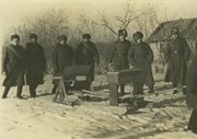 Obóz formującej się Armii Andersa. Ćwiczenia z atrapami broni przed otrzymaniem prawdziwego uzbrojenia. Tockoje, ZSRR, zima 1941