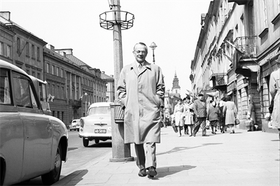 Mieczysław Fogg na Nowym Świecie, Warszawa 1961 r.