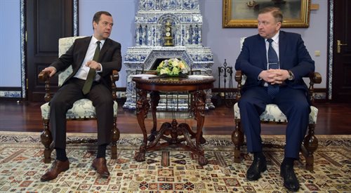 Premier Rosji Dmitrij Miedwiediew i premier Białorusi Andrej Kabiakou