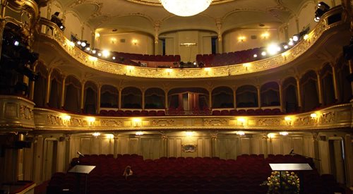 Widownia Teatru im. Wilama Horzycy - jednego z niemych bohaterów Dwójkowej audycji