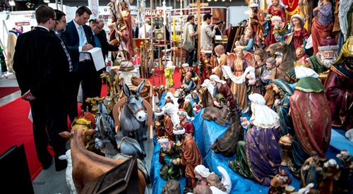 Na kieleckich Targach SACROEXPO propozycje przedmiotów sakralnej sztuki użytkowej zaprezentowało 250 wystawców z 12 krajów świata