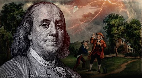 Wizerunek Benjamina Franklina ze studolarowego banknotu na tle przedstawienia jego eksperymentu z latawcem