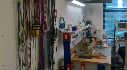 Laboratorium UL International Polska - miejsce, w którym testuje się baterie