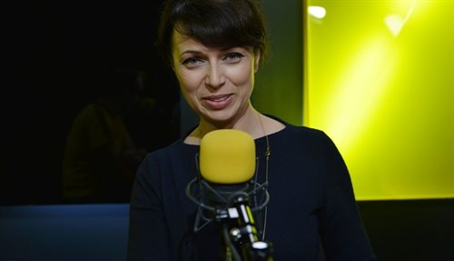 Katarzyna Pakosińska w studiu radiowej Czwórki