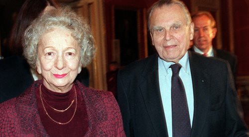 Polscy nobliści - Wisława Szymborska i Czesław Miłosz - podczas spotkania w Warszawie w 1997 r.