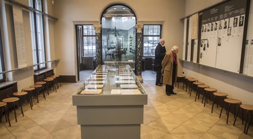 Sala konferencyjna w pałacyku w Wannsee pod Berlinem, gdzie Główny Urząd Bezpieczeństwa Rzeszy (RSHA) przedstawił plan ostatecznego rozwiązania kwestii żydowskiej (Endloesung der Judenfrage), który dotyczył zagłady 11 milionów Żydów.