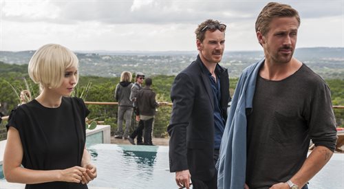 Rooney Mara, Michael Fassbender i Ryan Gosling. Kadr z filmu Song to Song (polska premiera: 19 maja)