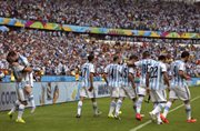 Radość piłkarzy Argentyny po strzelonej bramce