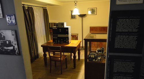 Replika radiostacji Błyskawica w Muzeum Powstania Warszawskiego, Wikipediacc