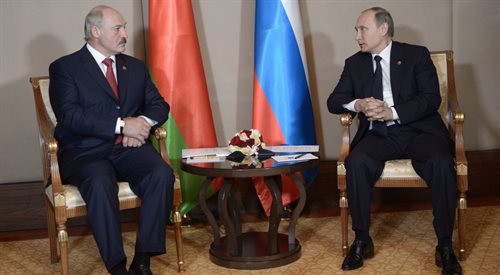 Rosyjski prezydent Władimir Putin i Aleksander Łukaszenka podczas szczytu szefów krajów Wspólnoty Niepodległych Państw, w wiosce Burabaj w Kazachstanie, 16 października