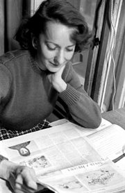 Na zdjęciu archiwalnym z listopada 1954 roku Wisława Szymborska. Noblistka, poetka Wisława Szymborska zmarła 1 lutego 2012 roku, miała 89 lat.