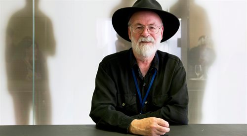 Terry Pratchett dzięki swojej twórczości odniósł międzynarodowy sukces, a jego książki stały się klasyką literatury fantasy