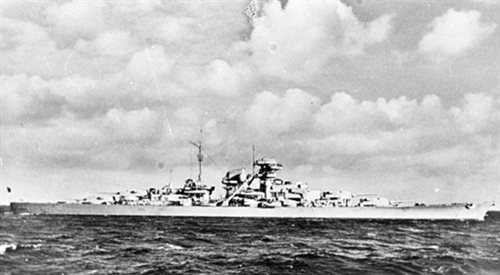 Pancernik Bismarck w 1940 roku.