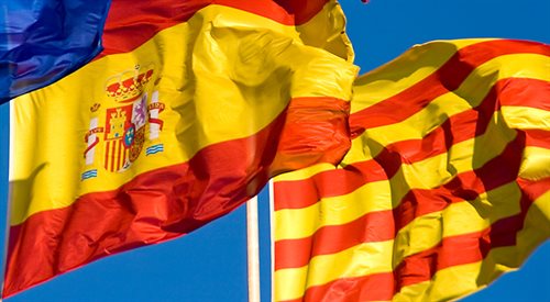 Flagi Hiszpanii i Katalonii.