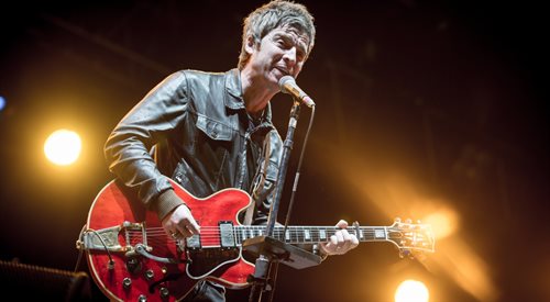 Noel Gallagher podczas występu na Orange Warsaw Festival